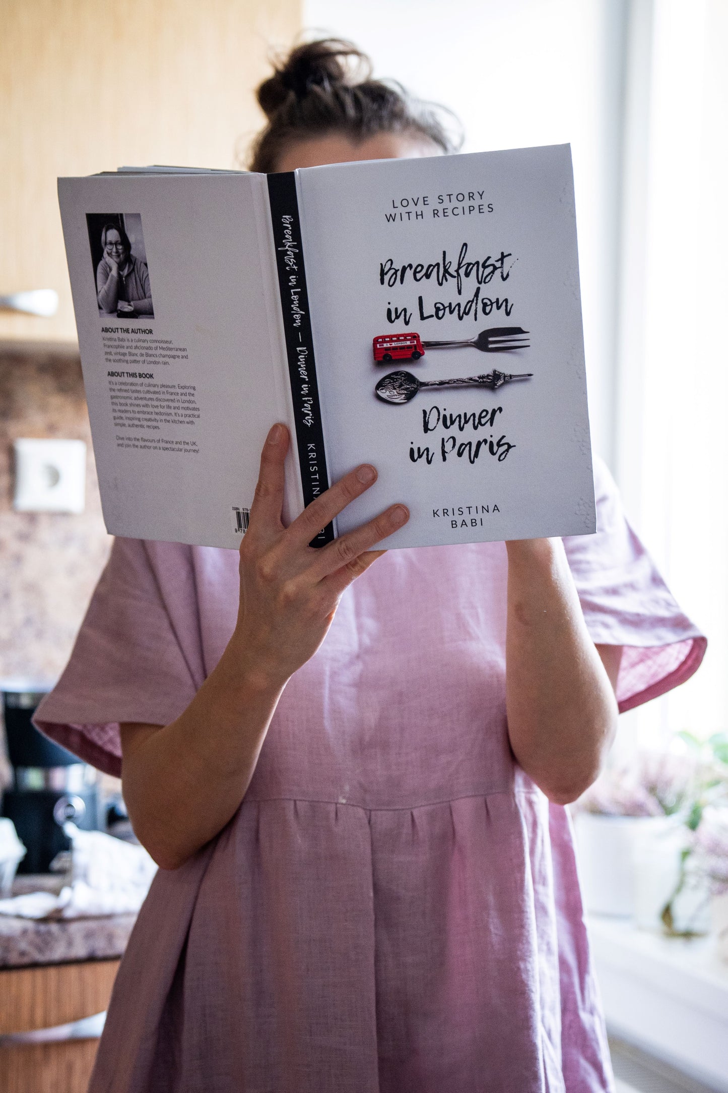 NEW! Signed print book: "Breakfast in London - Dinner in Paris"