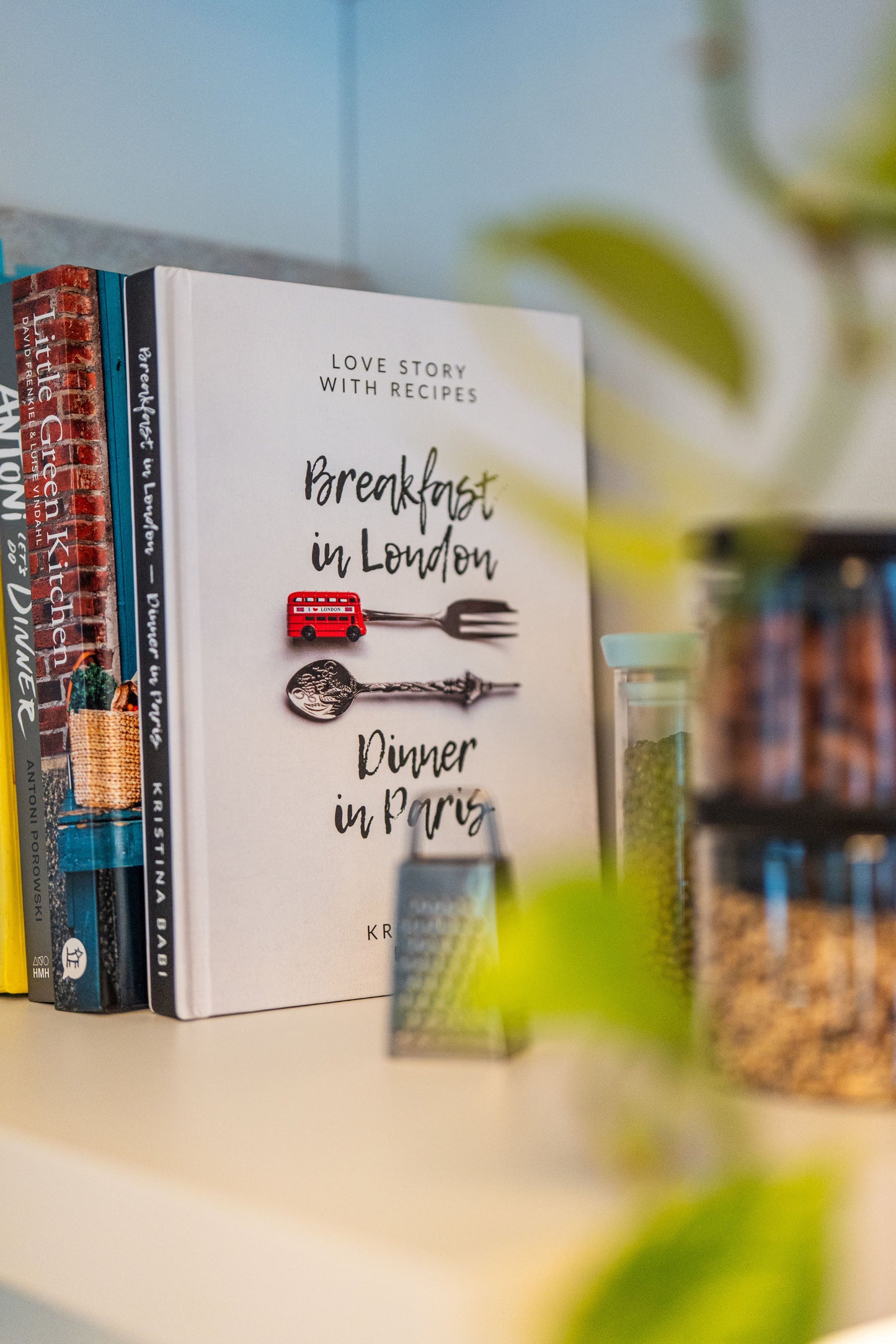 NEW! Signed print book: "Breakfast in London - Dinner in Paris"